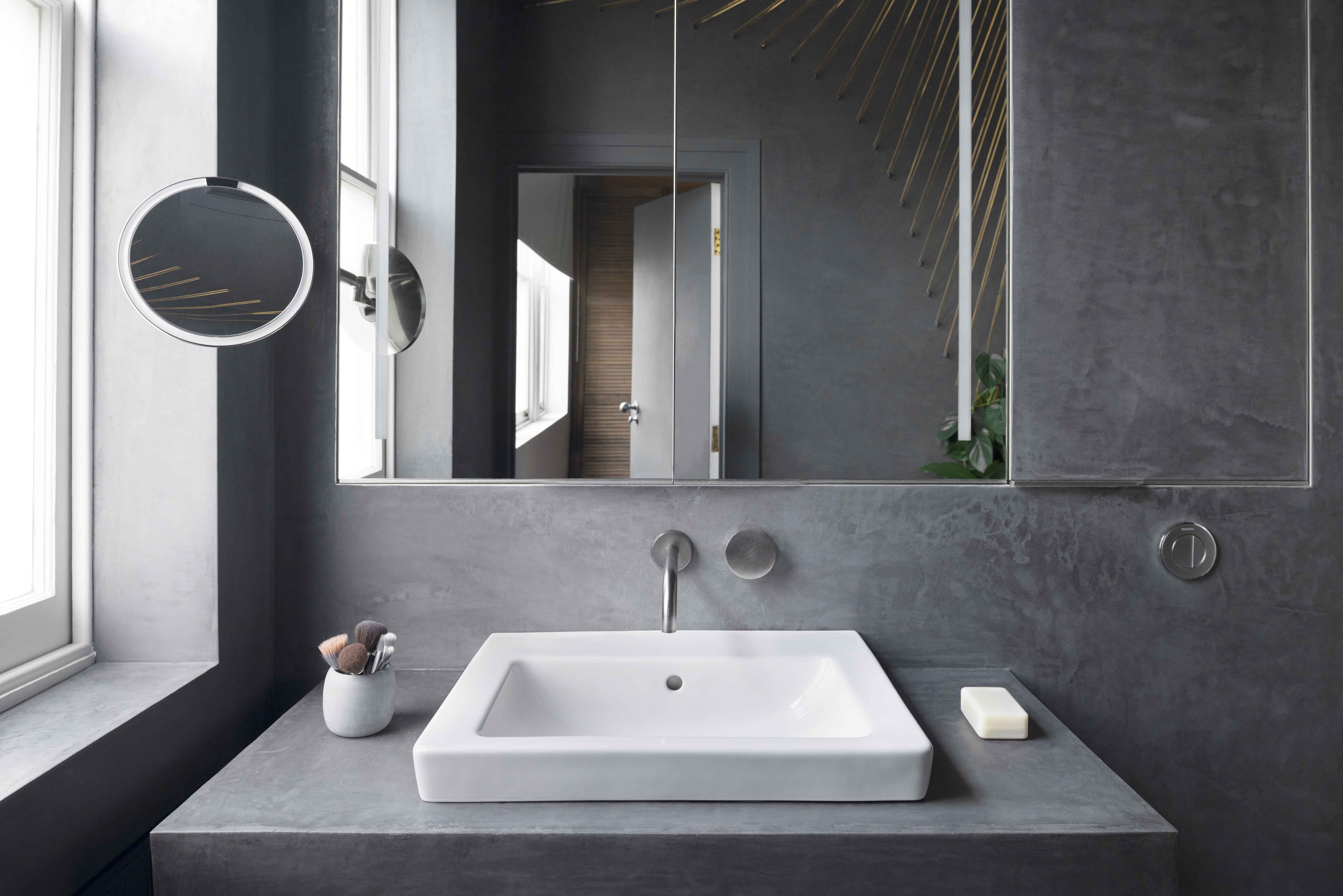 Interior design of outdoor inspired indoor bathroom by Bilska de Beaupuy