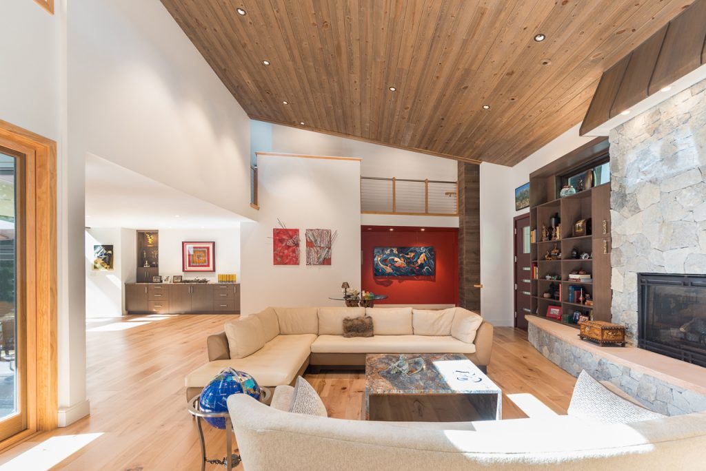 residential design celebrates its surrounding nature