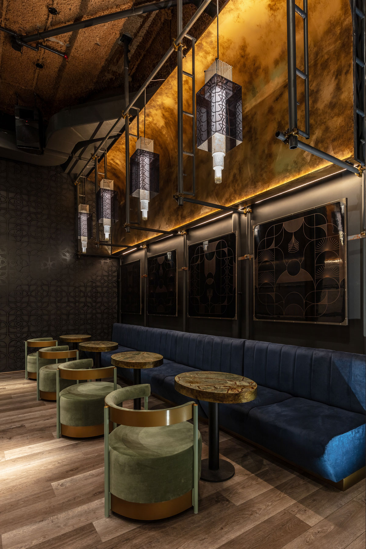Gatsby-Inspired Cocktail Bar Blends Art Deco and Modern Styles | SBID