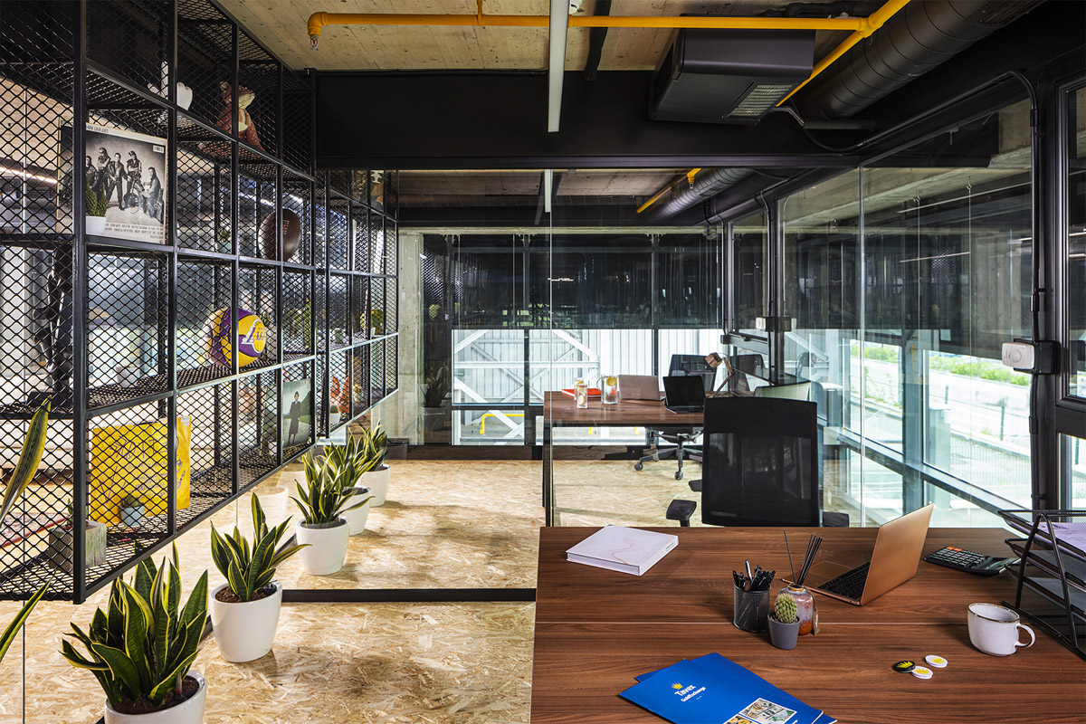 mixed-use office design, Office During the Day, Party During the Night – Combined in One Space