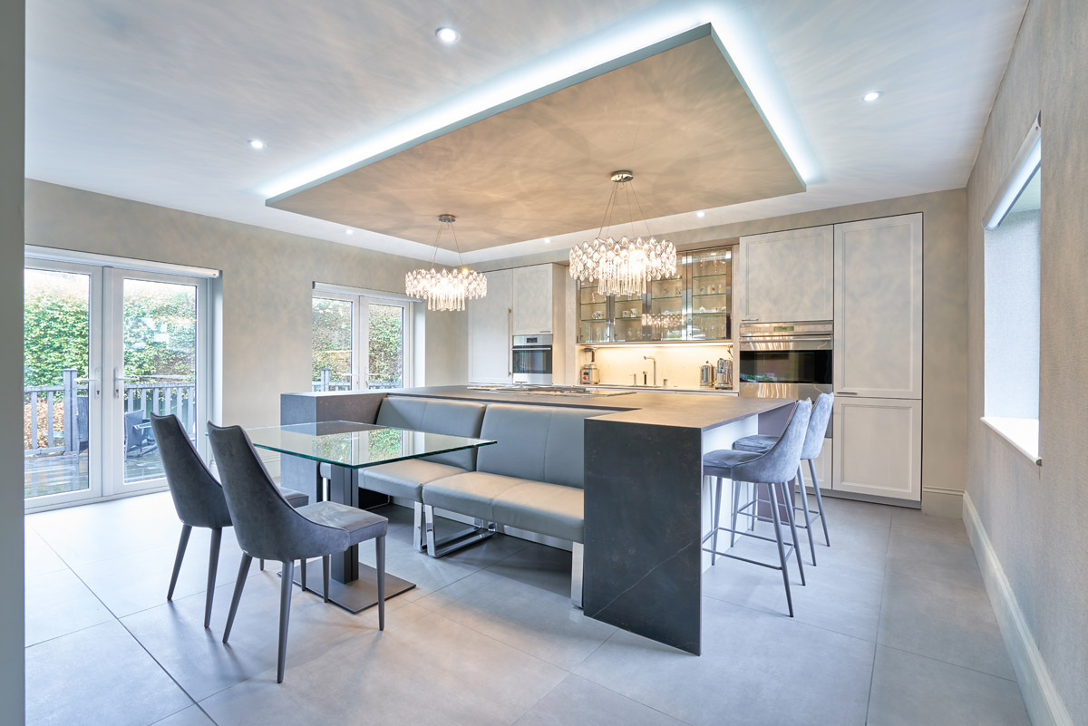 The Myers Touch Create a Pure and Modern Open-Plan Kitchen