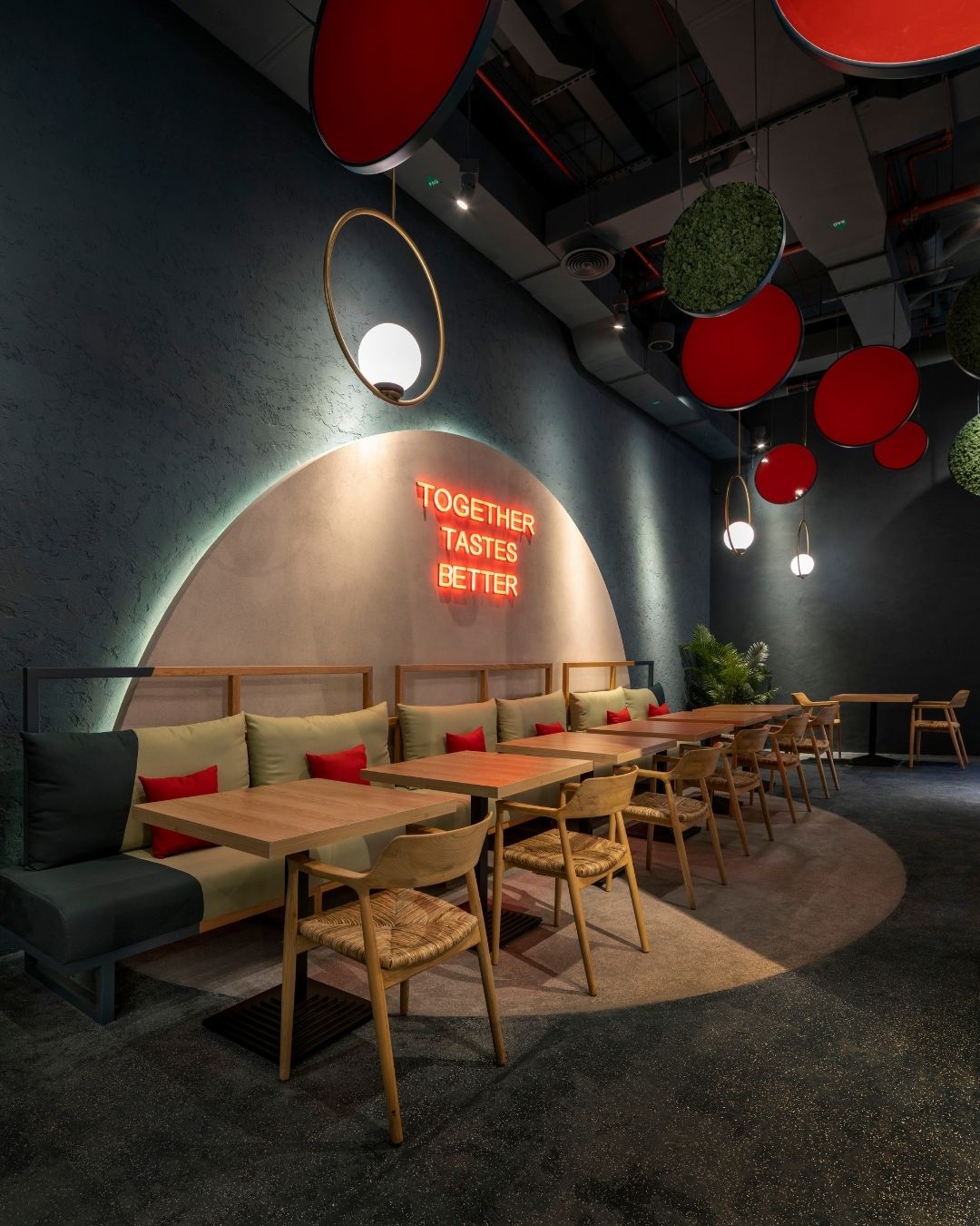 café design, Dubai Café Splits the Design Concept to Represent Different Personalities