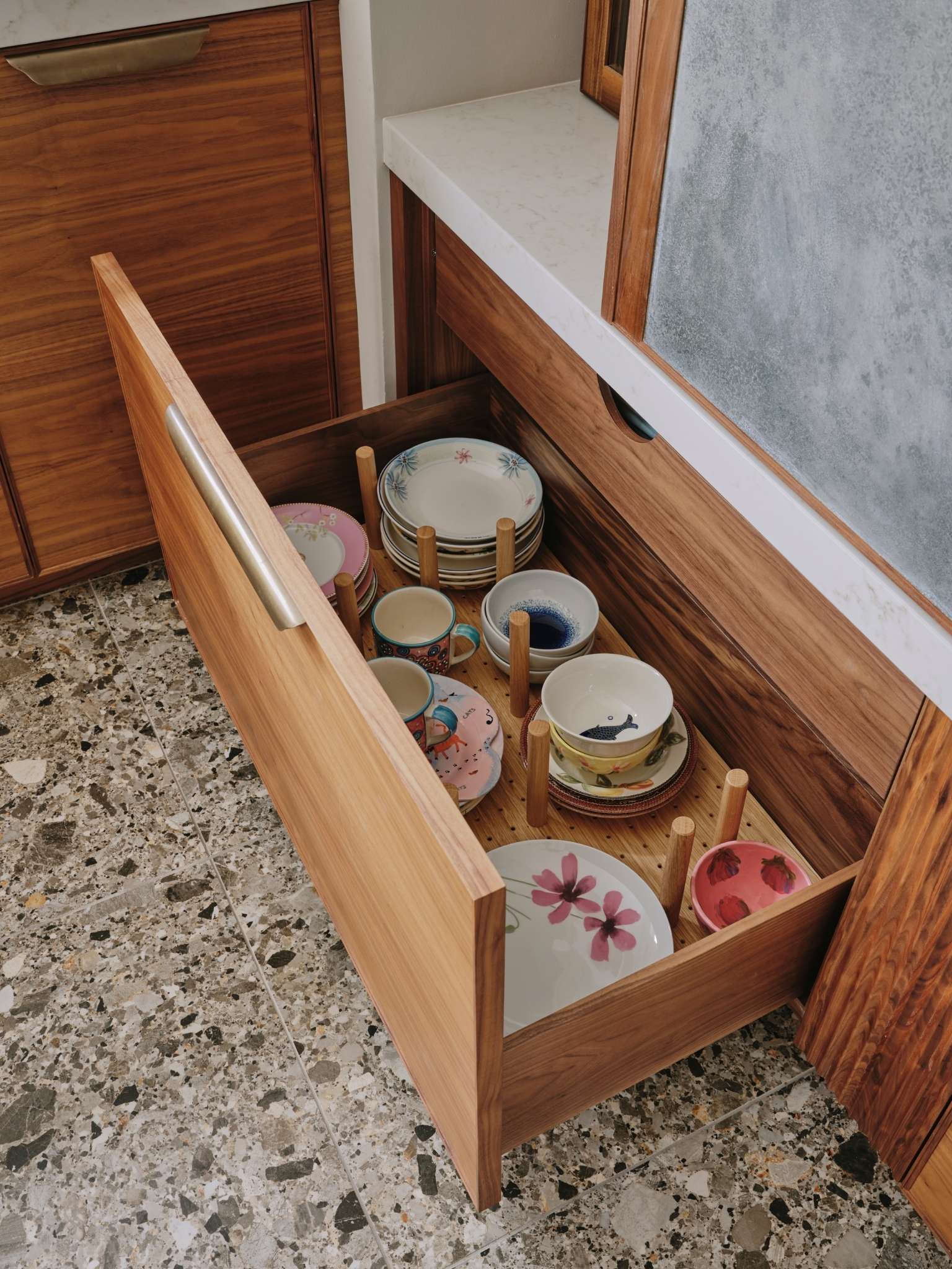 kitchen design, Walnut and Zinc are the Stars in Ledbury Studio’s New Forest Kitchen