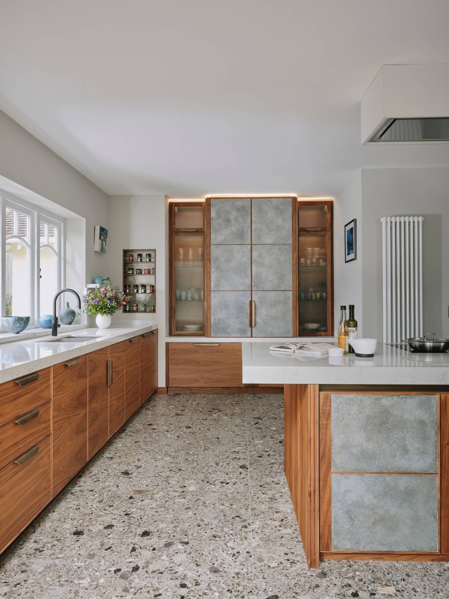 kitchen design, Walnut and Zinc are the Stars in Ledbury Studio’s New Forest Kitchen