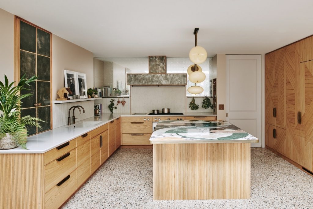 Ledbury Studio’s Kitchen Embraces Oak and Metal Contrast