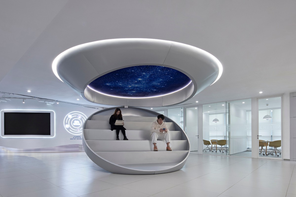 fun office, Dynamic and Fashionable Office Designed for a Social Gaming Company