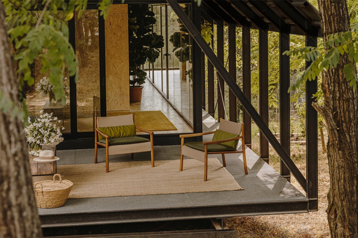outdoor furniture, Arper for Outdoor – Furniture that Connects to the Environment