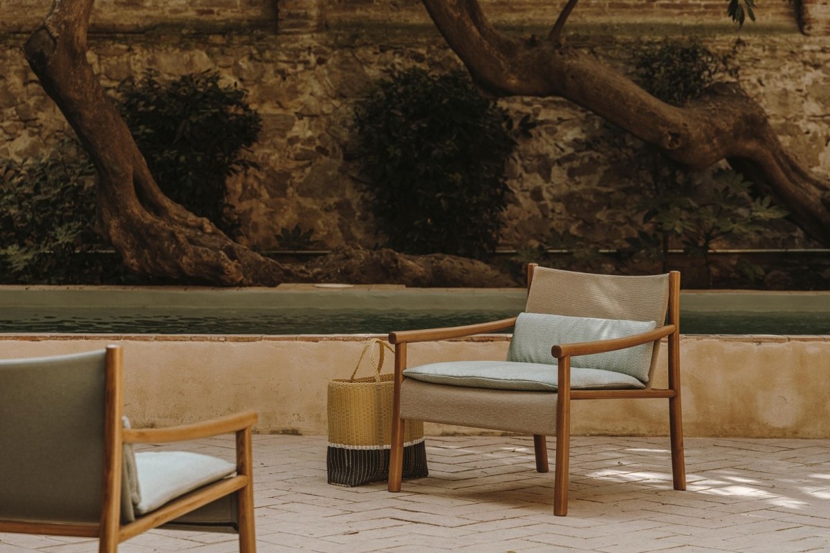 Arper for Outdoor – Furniture that Connects to the Environment