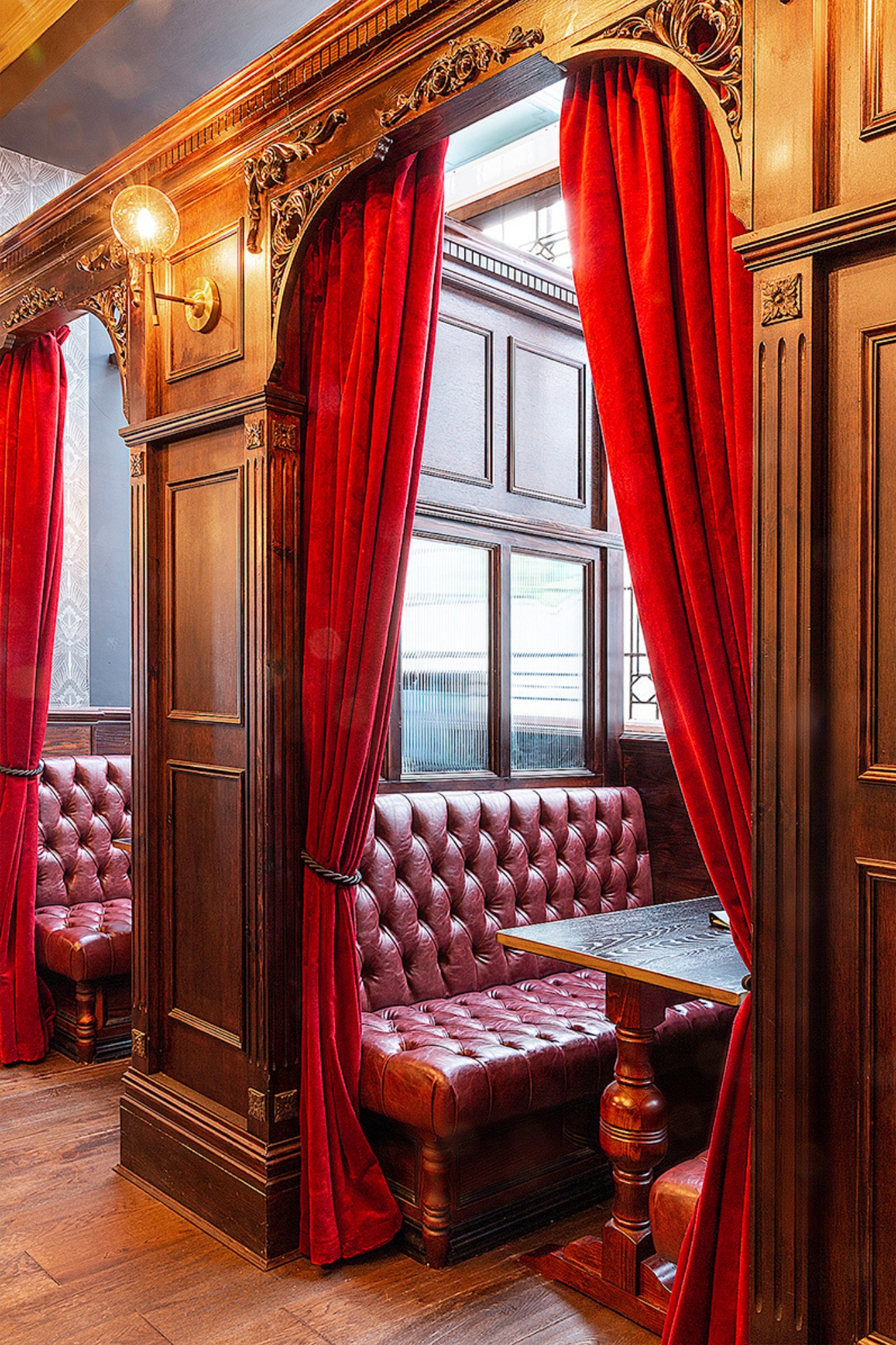 traditional, MGI Partners Transforms Traditional Liverpool Pub: Futurist