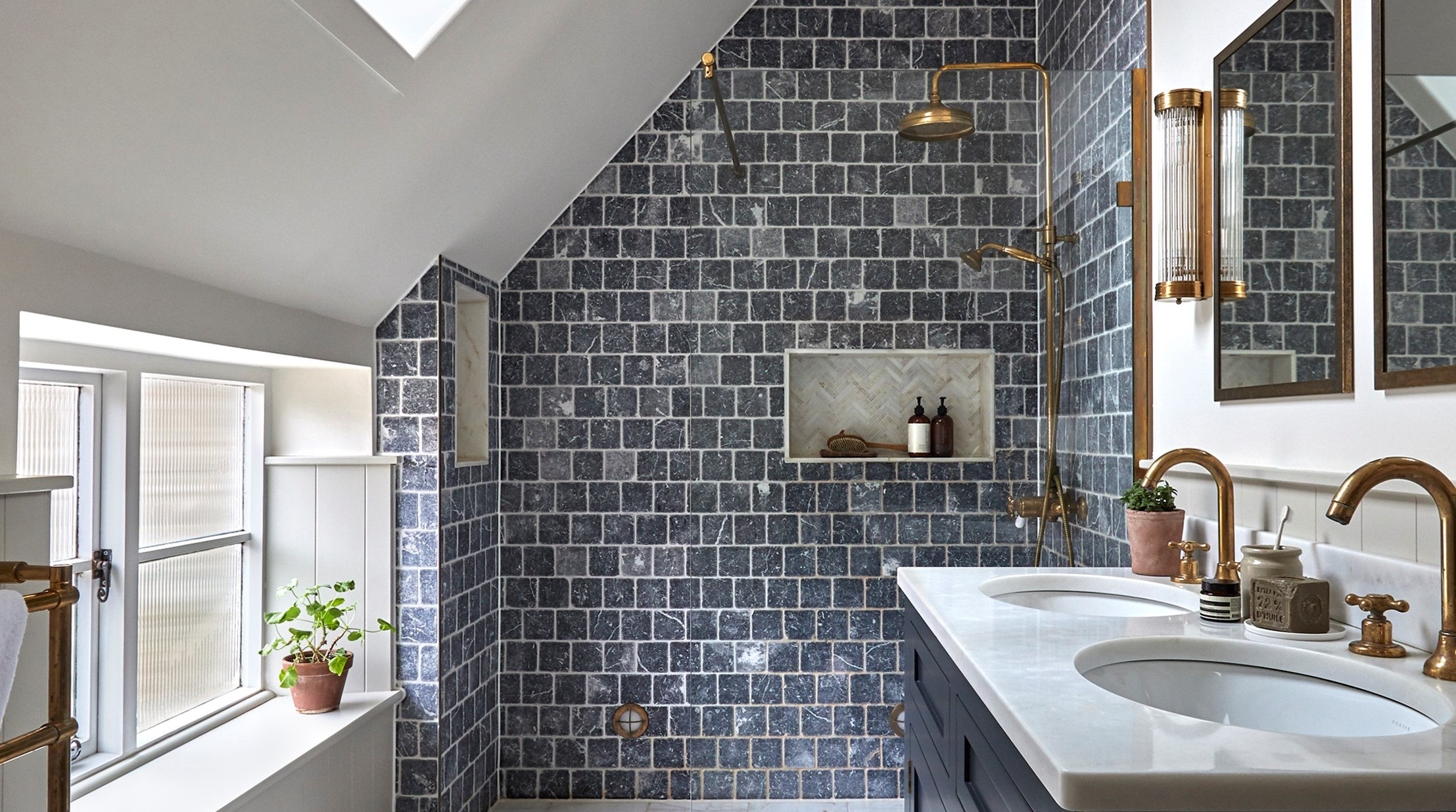 3. @tornandcottoninteriors_ @peas.in.my.pod