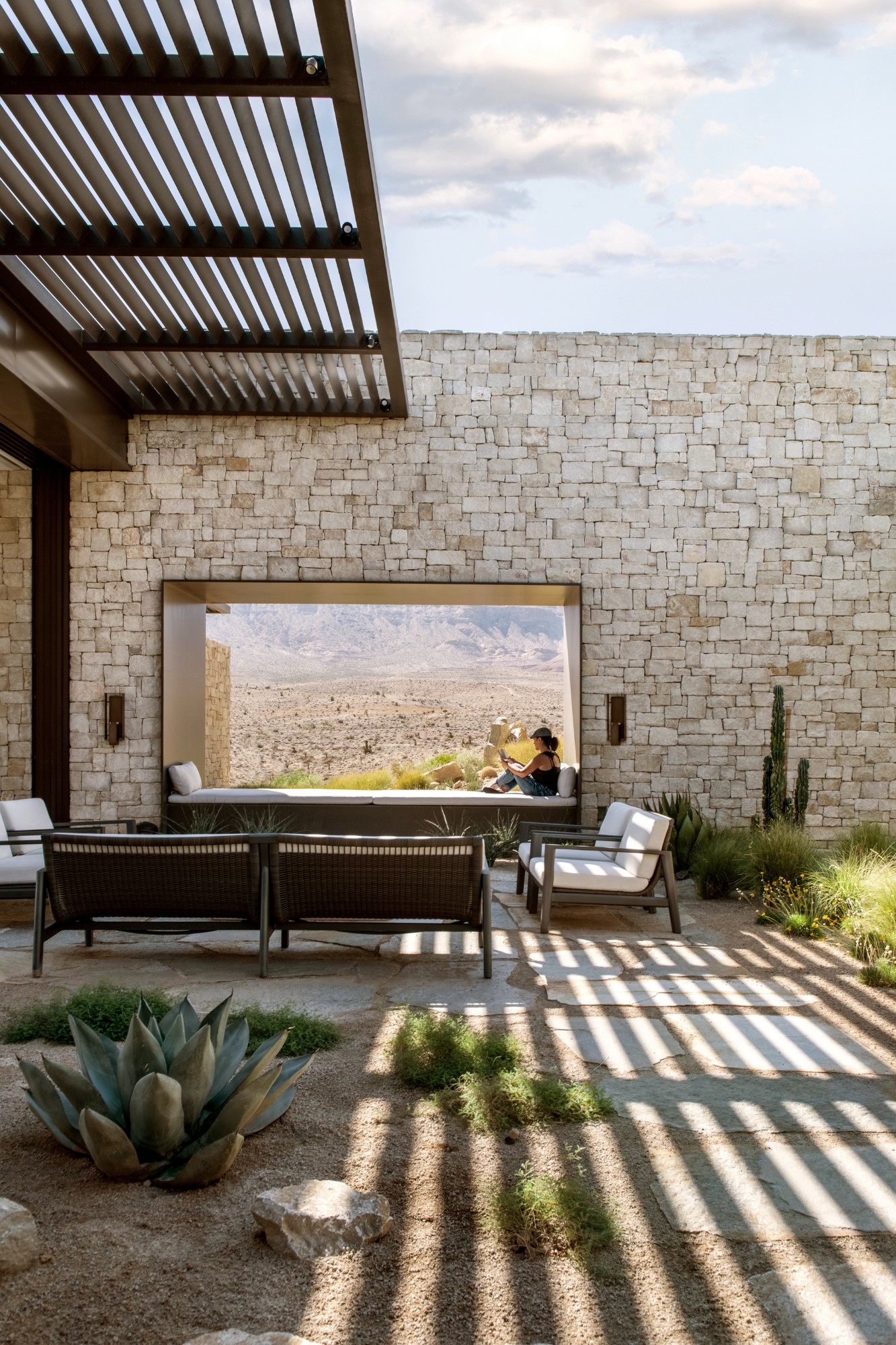 sustainable desert, Daniel Joseph Chenin Design a Sustainable Desert Home