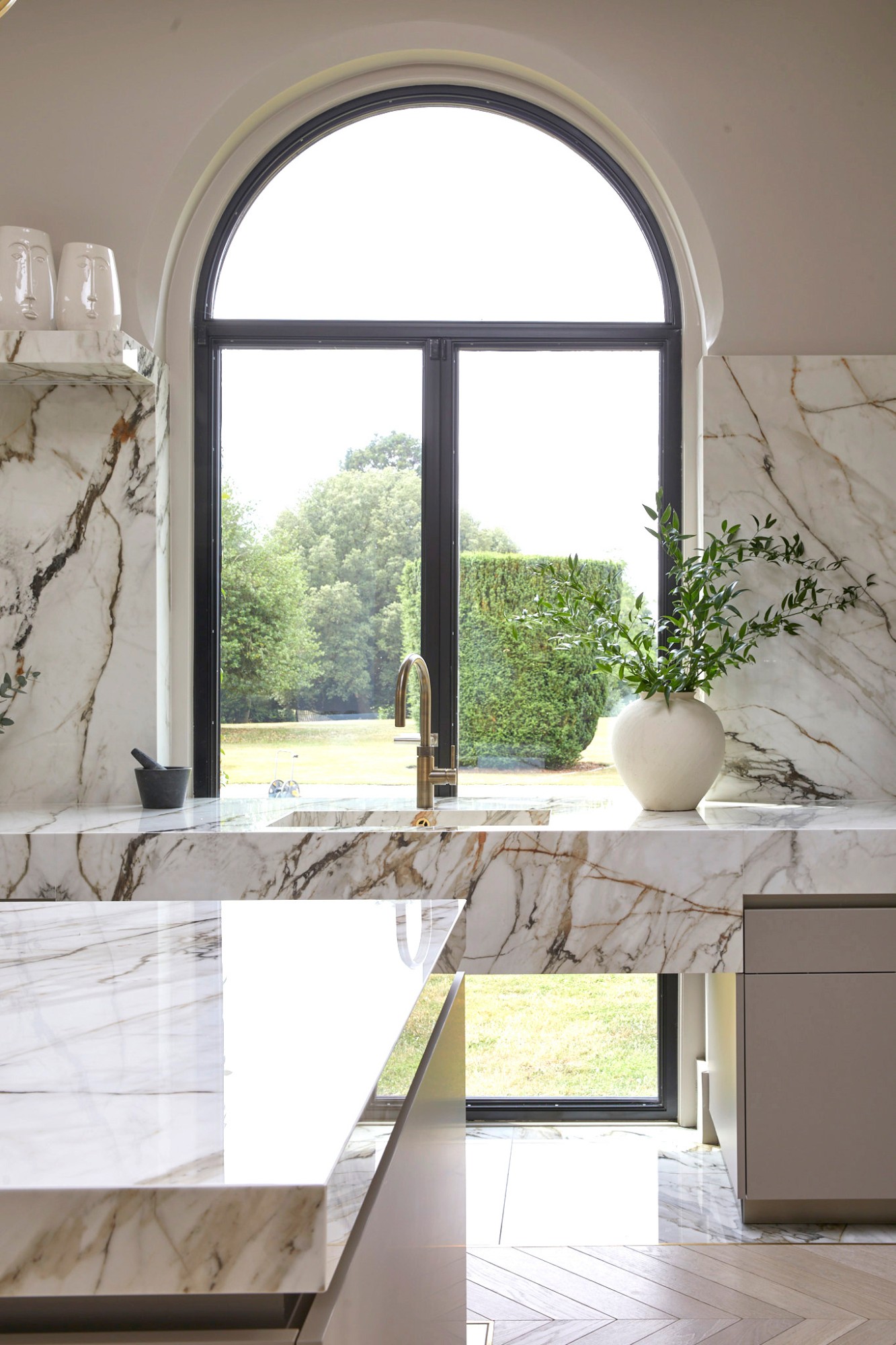 elegant, Poggenpohl Hampstead Design a Soft and Elegant Kitchen