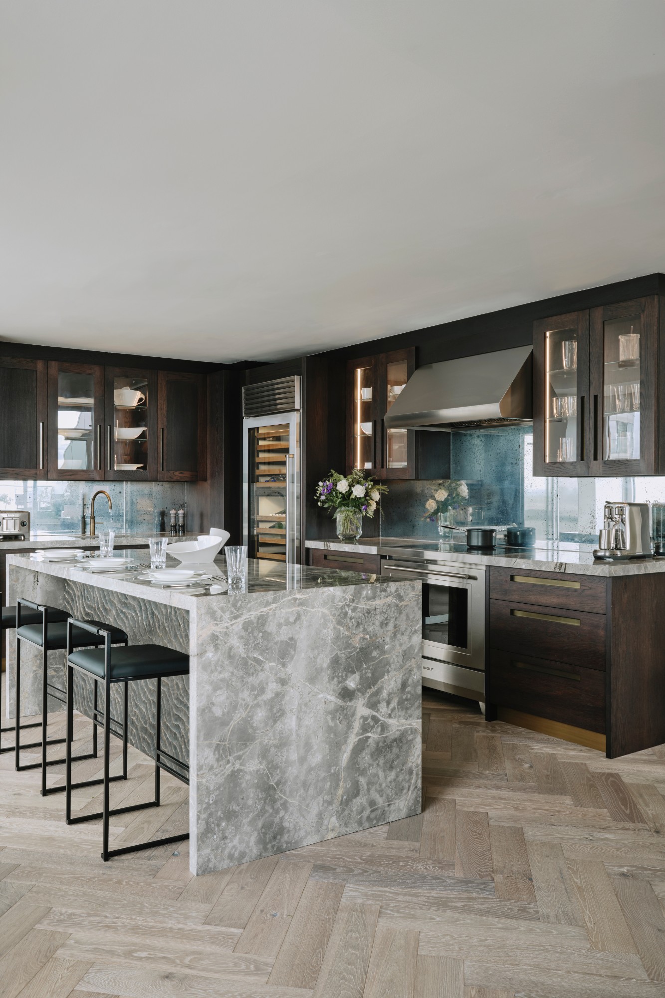 canary wharf, Ledbury Studio Showcases its Latest Kitchen in a Stunning Canary Wharf Penthouse