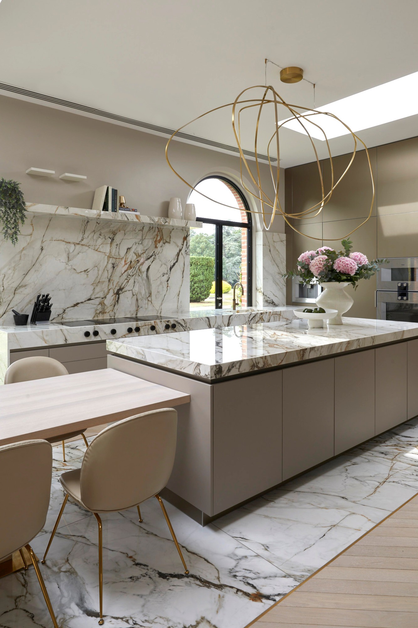 elegant, Poggenpohl Hampstead Design a Soft and Elegant Kitchen