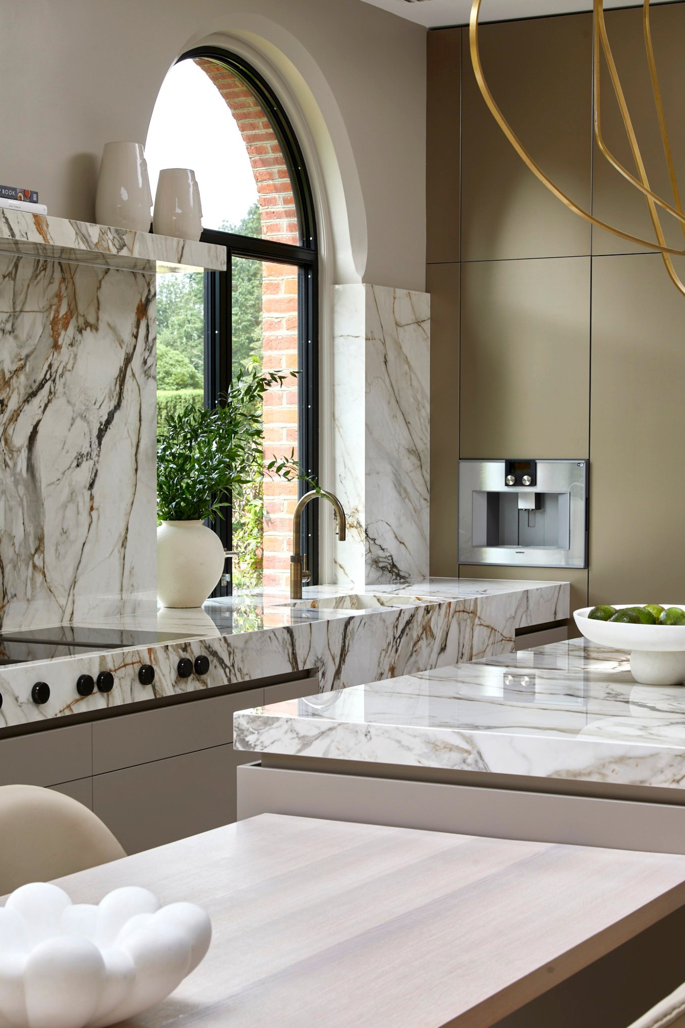 elegant, Poggenpohl Hampstead Design a Soft and Elegant Kitchen