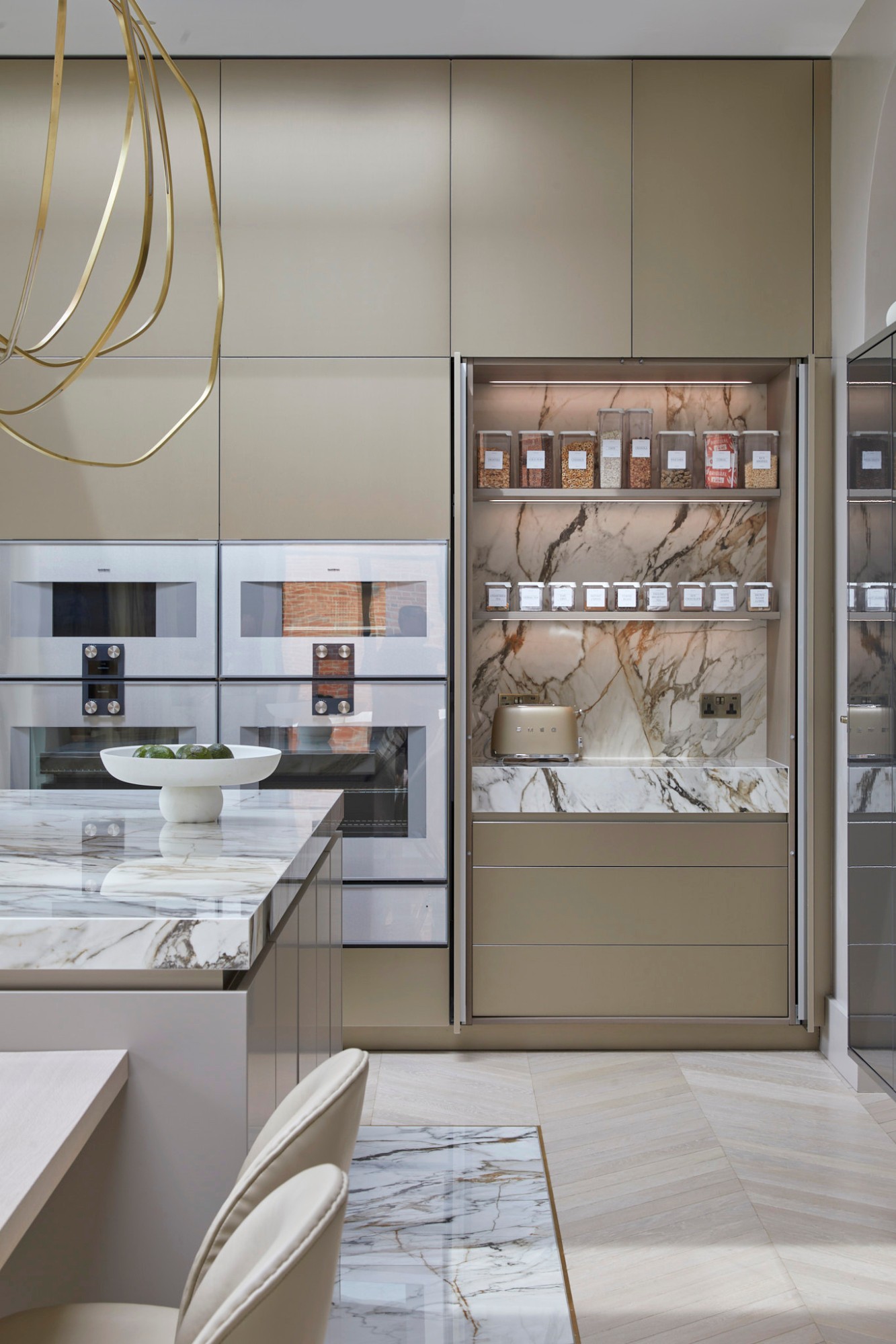 elegant, Poggenpohl Hampstead Design a Soft and Elegant Kitchen