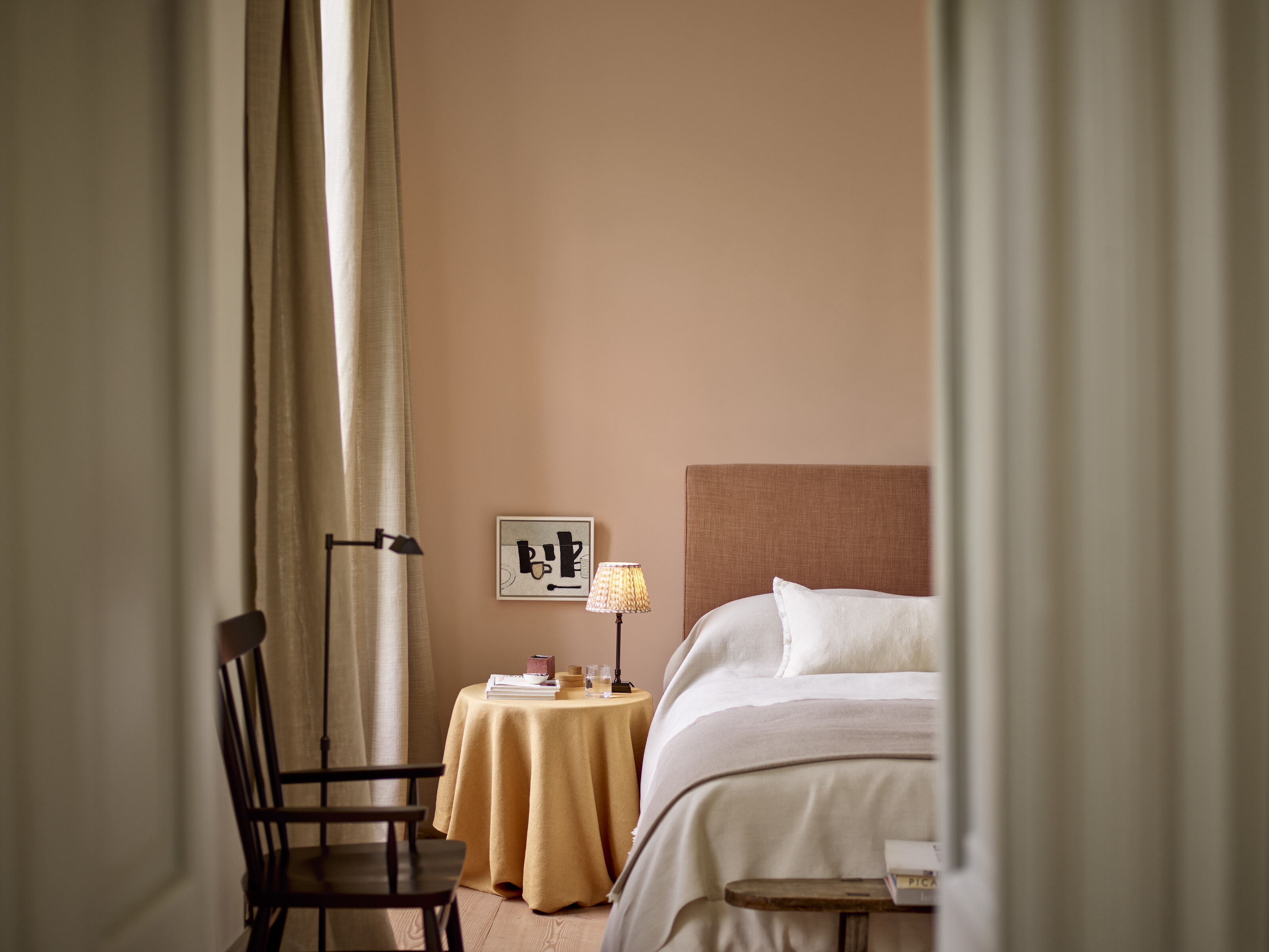 Large-POTTERS PINK_Guest Bedroom_Wide ON_V2