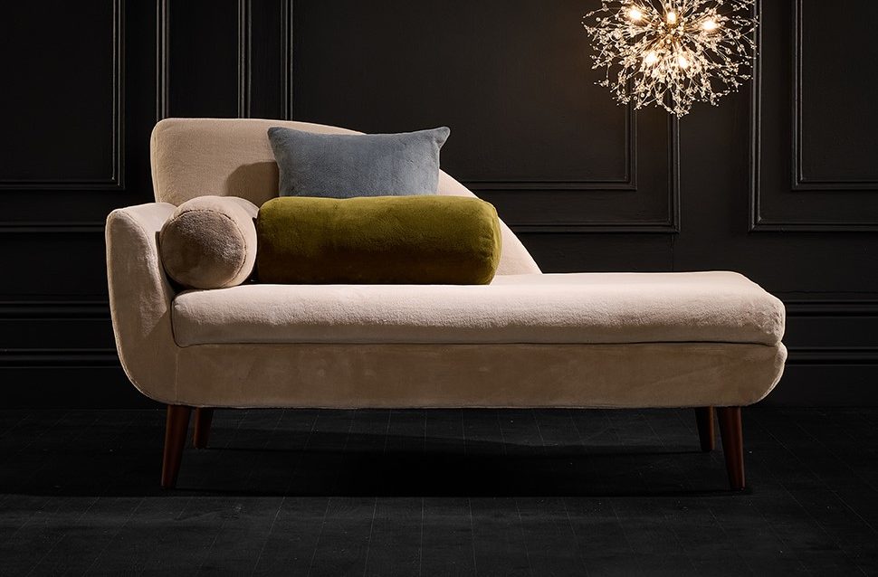 Skopos URSA on daybed multi style cushions