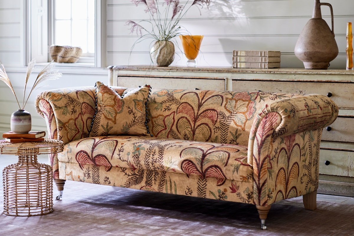 Linwood Explores the Allure of Velvet Sofas: A Stylish Guide