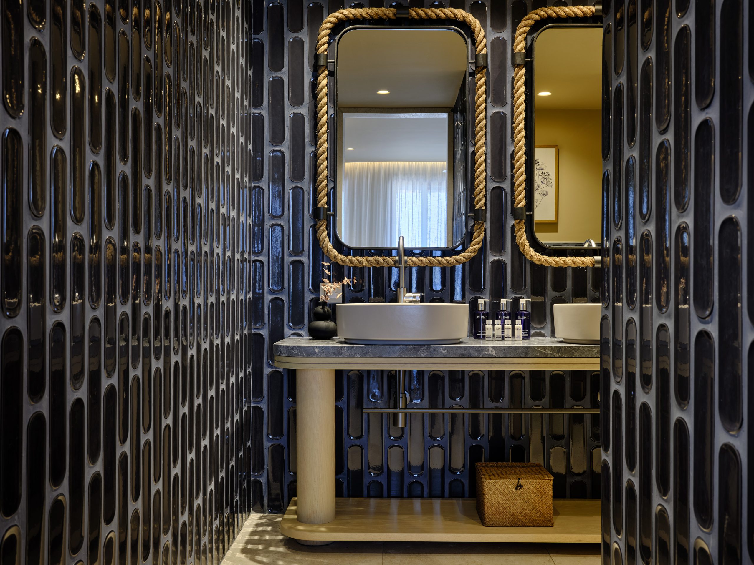 APHI KALLI suite bathroom by studio LOST