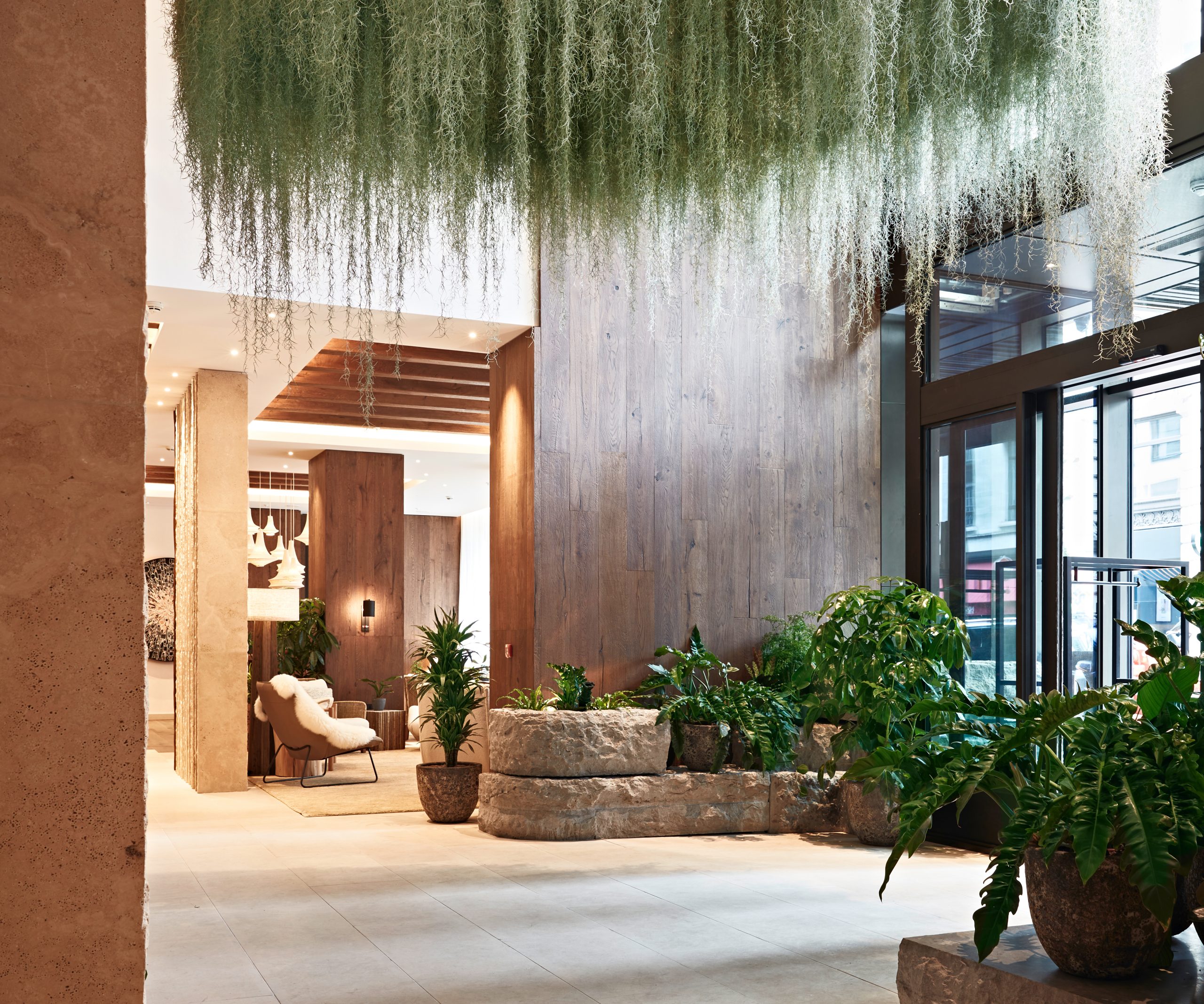 1 Hotel Mayfair - Lobby Living Chandelier (Jon Day)-5460x7539-dba57cc-5460x7539-dba57cc