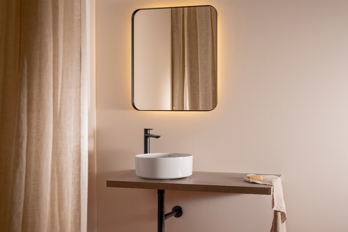 Choosing a Bathroom Mirror? Roca’s Five Key Points to Consider Before Buying