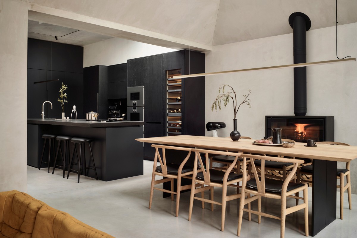 Roundhouse Design: Dark Kitchens, Bold Luxury