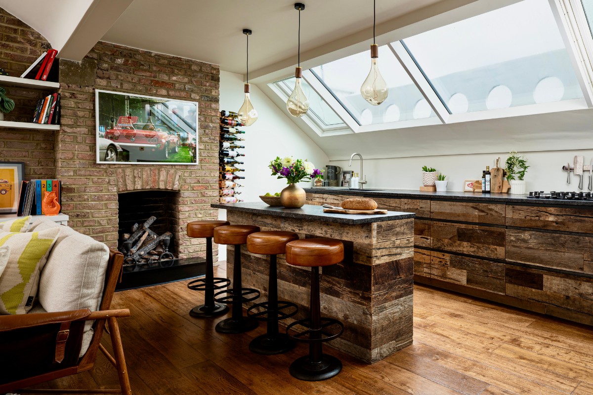 Sadie Pizzey Interiors, Sadie Pizzey Interiors: Weaving Vibrant Colours through Rustic Textures