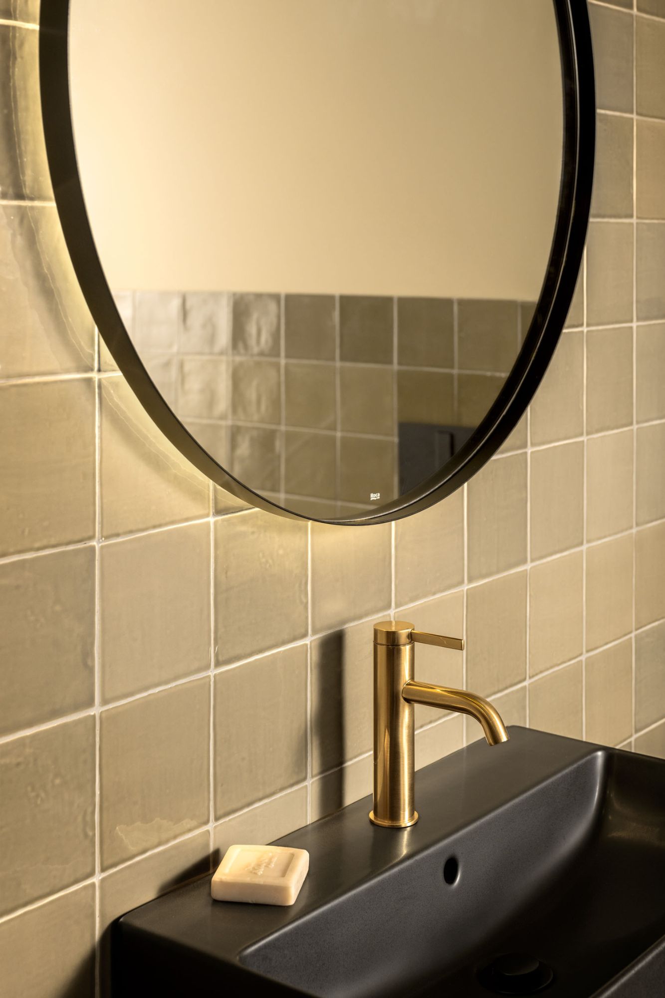 Roca, Choosing a Bathroom Mirror? Roca’s Five Key Points to Consider Before Buying