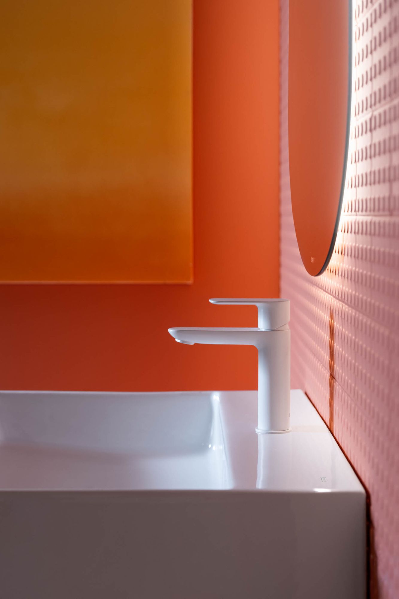 Roca, Choosing a Bathroom Mirror? Roca’s Five Key Points to Consider Before Buying