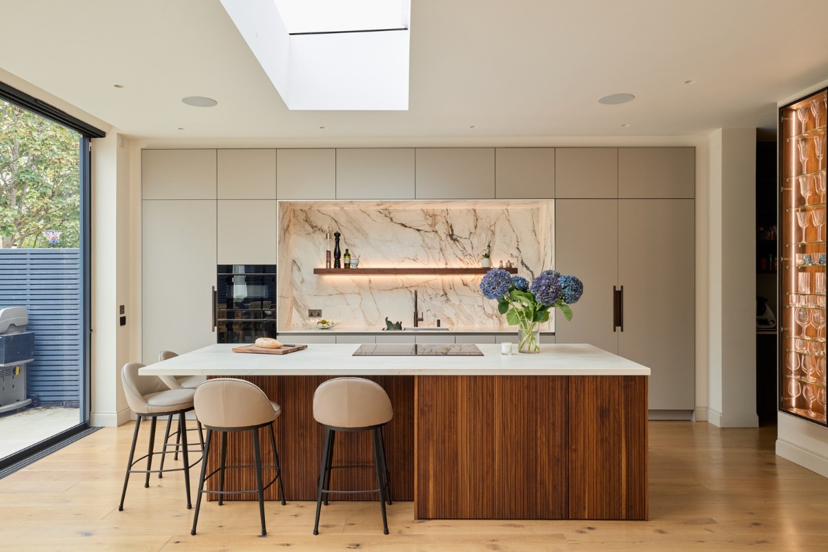 Daulby and Tickle: Crafting a Sleek and Minimalist Kitchen