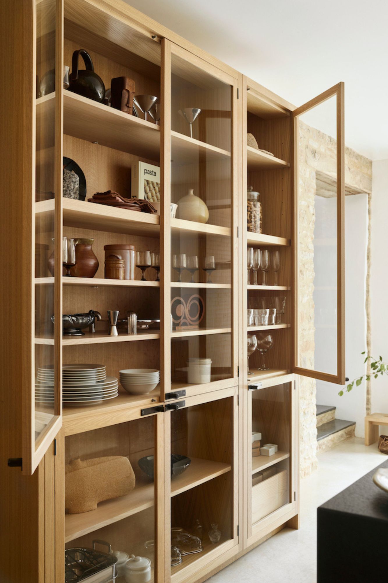 Roundhouse, Cosy Contemporary Kitchens: How to Make a Modern Kitchen Feel Warm and Inviting