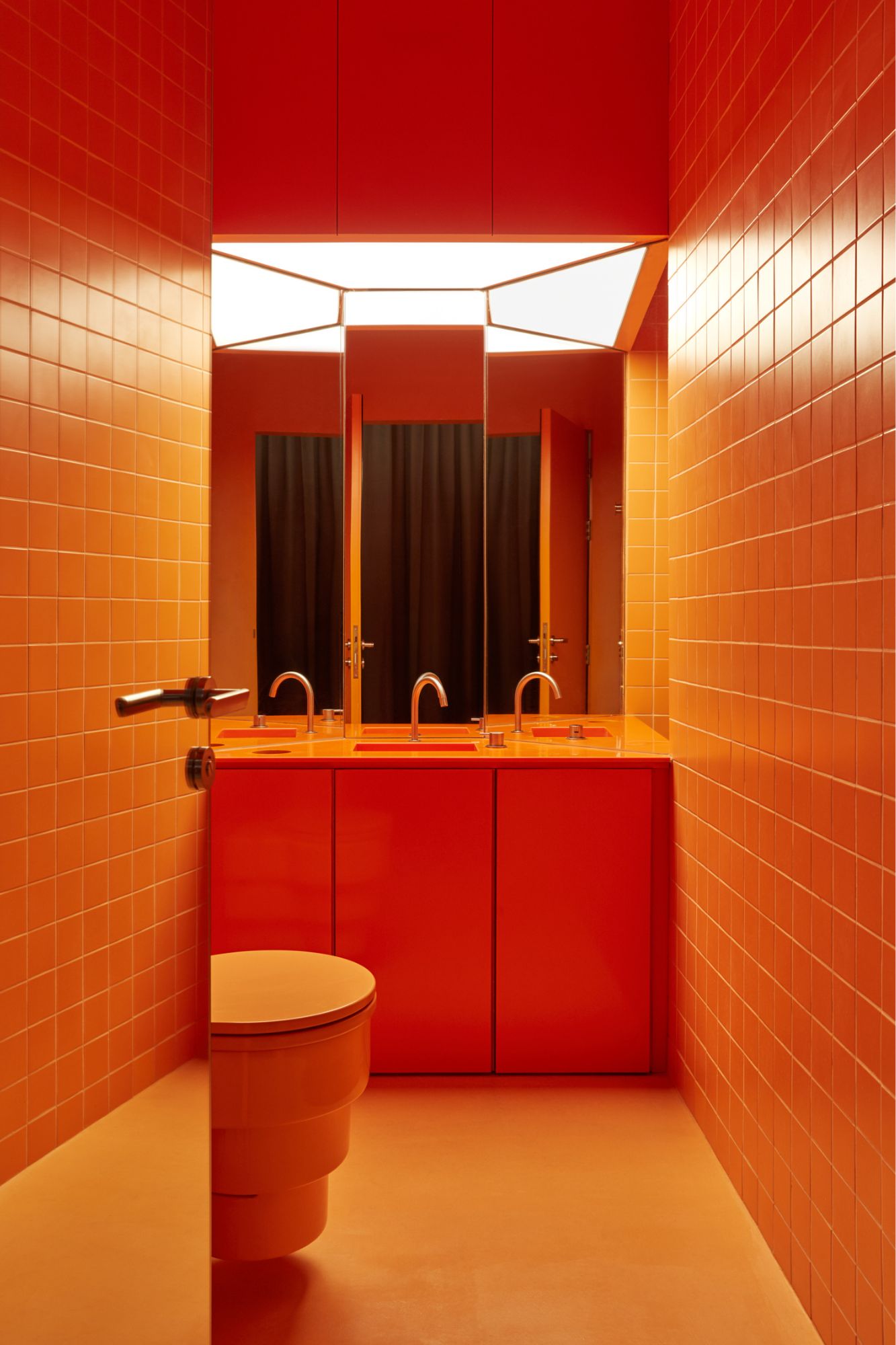 R&oacute;is&iacute;n Lafferty, R&oacute;is&iacute;n Lafferty Blends Functionality with a Deliberate Theatricality