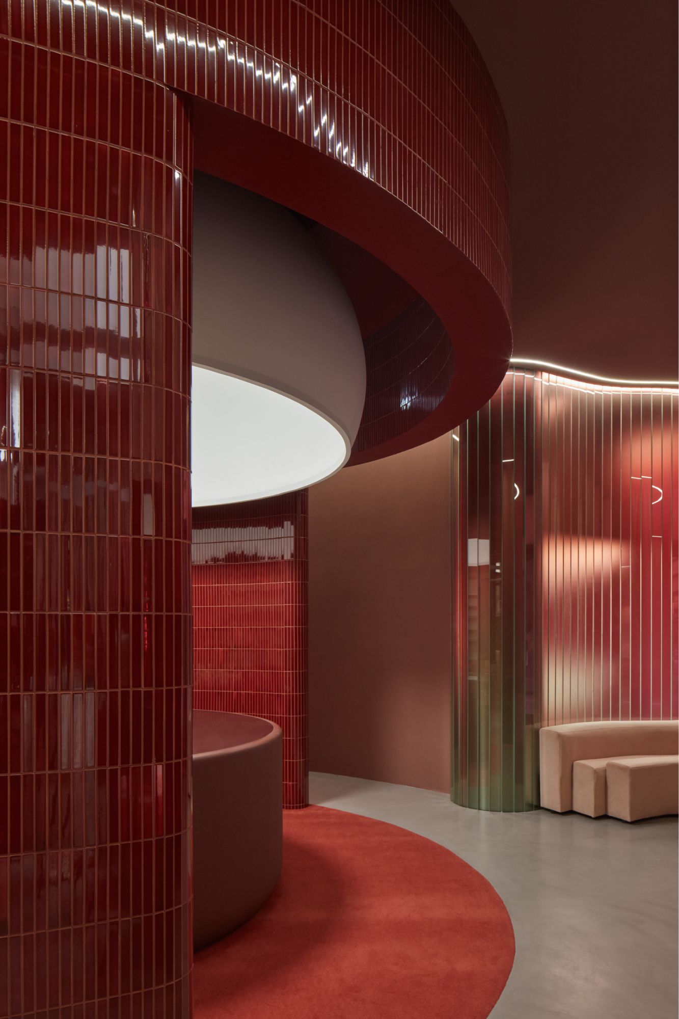 R&oacute;is&iacute;n Lafferty, R&oacute;is&iacute;n Lafferty Blends Functionality with a Deliberate Theatricality