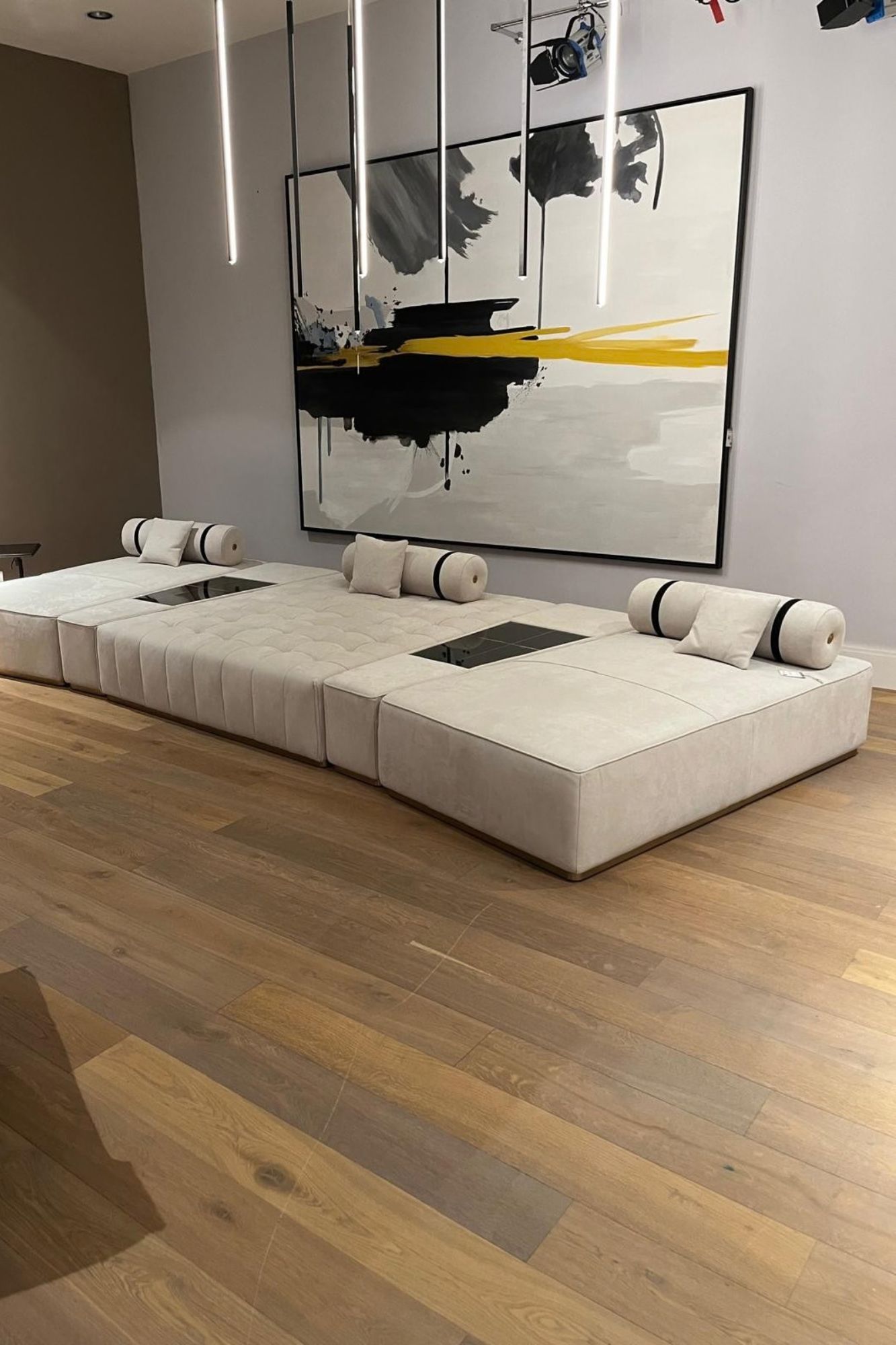 Studio Vellari, Studio Vellari: Redefining the Private Cinema Experience Through Contemporary Interior Design