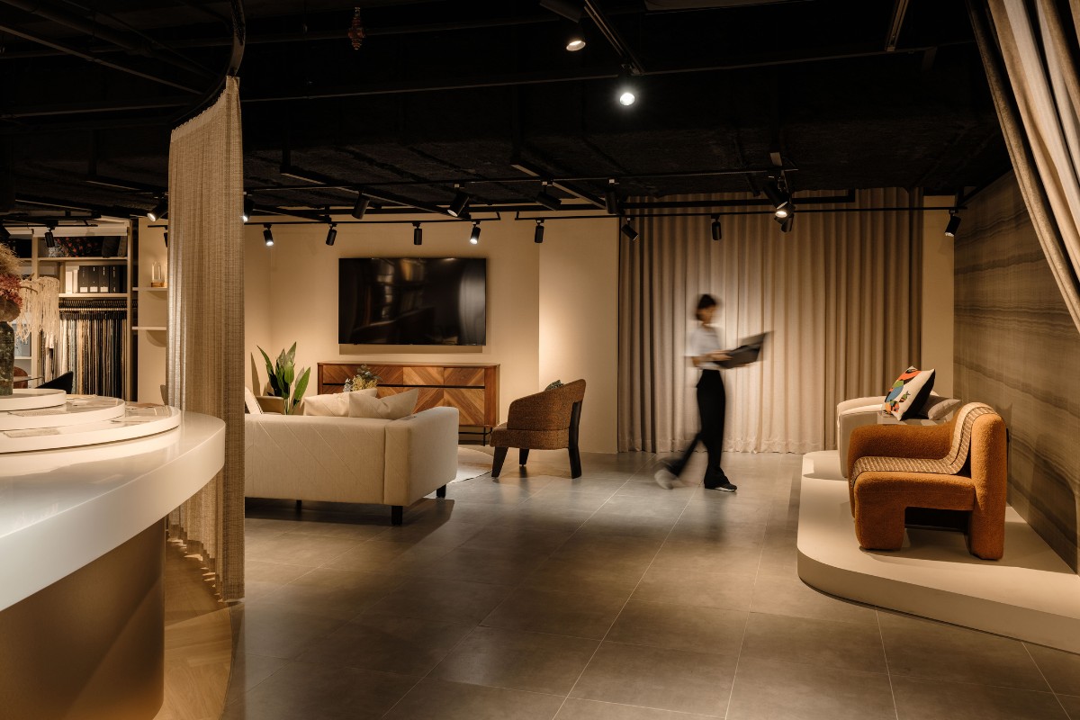 Solid Design Studio, Solid Design Studio Create a Fluid and Dynamic Retail Space