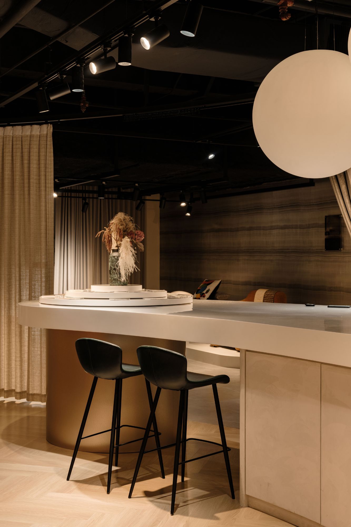 Solid Design Studio, Solid Design Studio Create a Fluid and Dynamic Retail Space