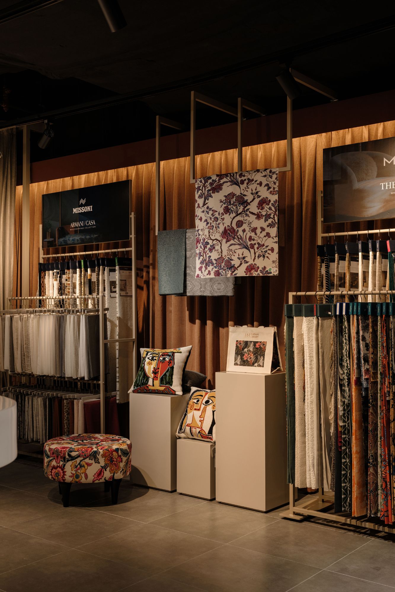 Solid Design Studio, Solid Design Studio Create a Fluid and Dynamic Retail Space