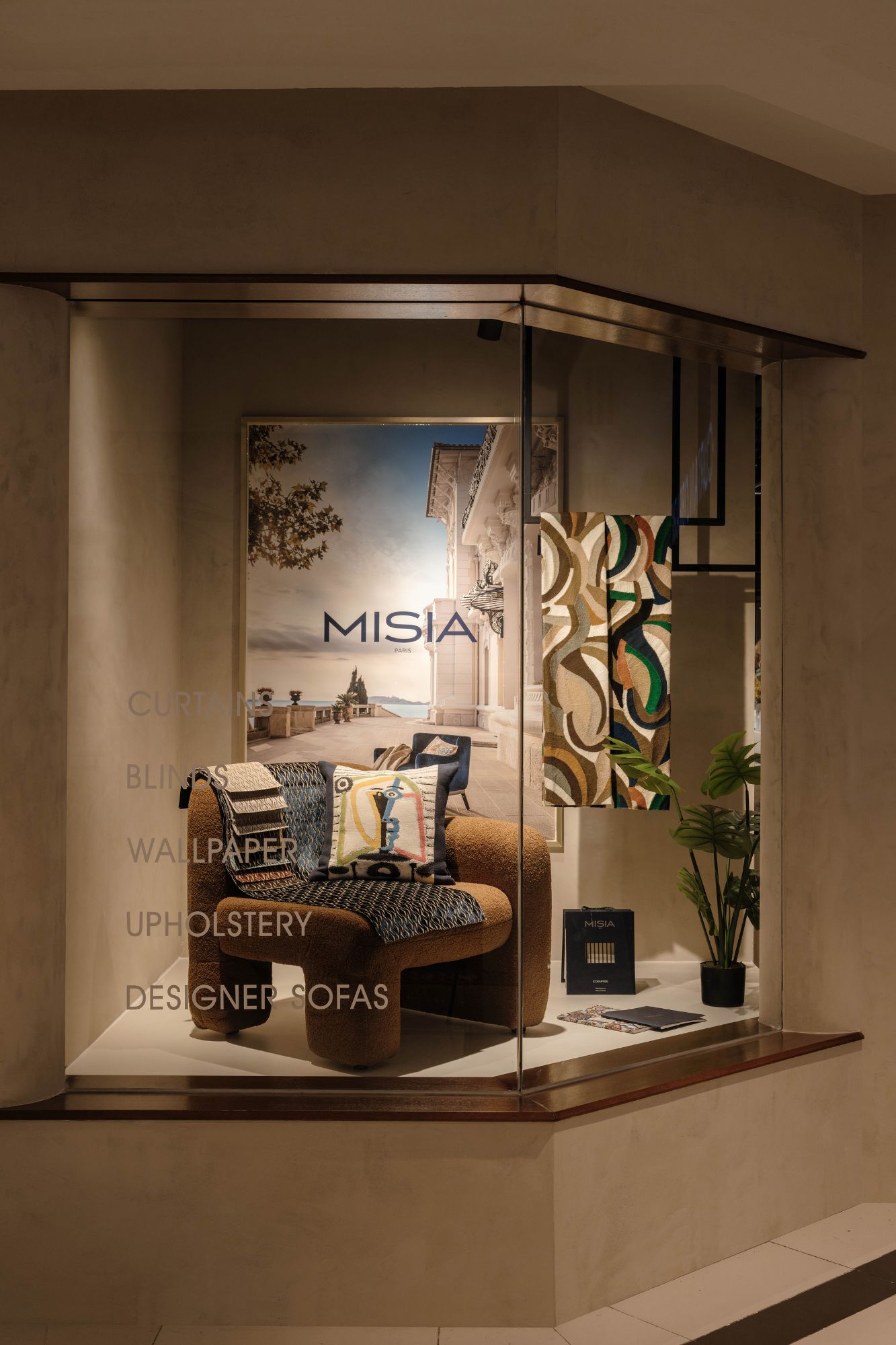 Solid Design Studio, Solid Design Studio Create a Fluid and Dynamic Retail Space