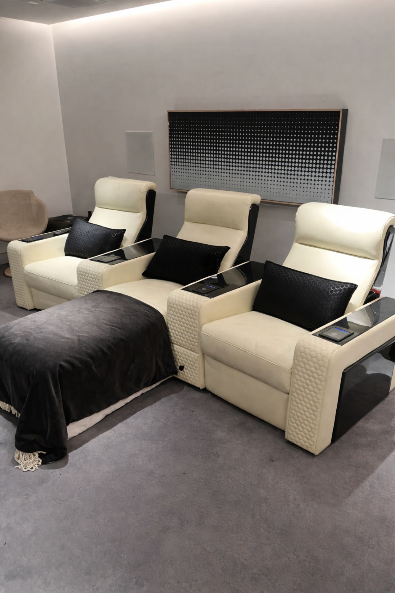 Studio Vellari, Studio Vellari: Redefining the Private Cinema Experience Through Contemporary Interior Design