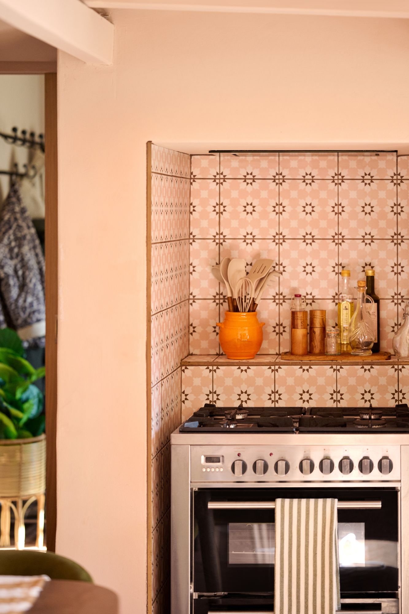 NB Interiors, NB Interiors Create a Modern Country Kitchen Design