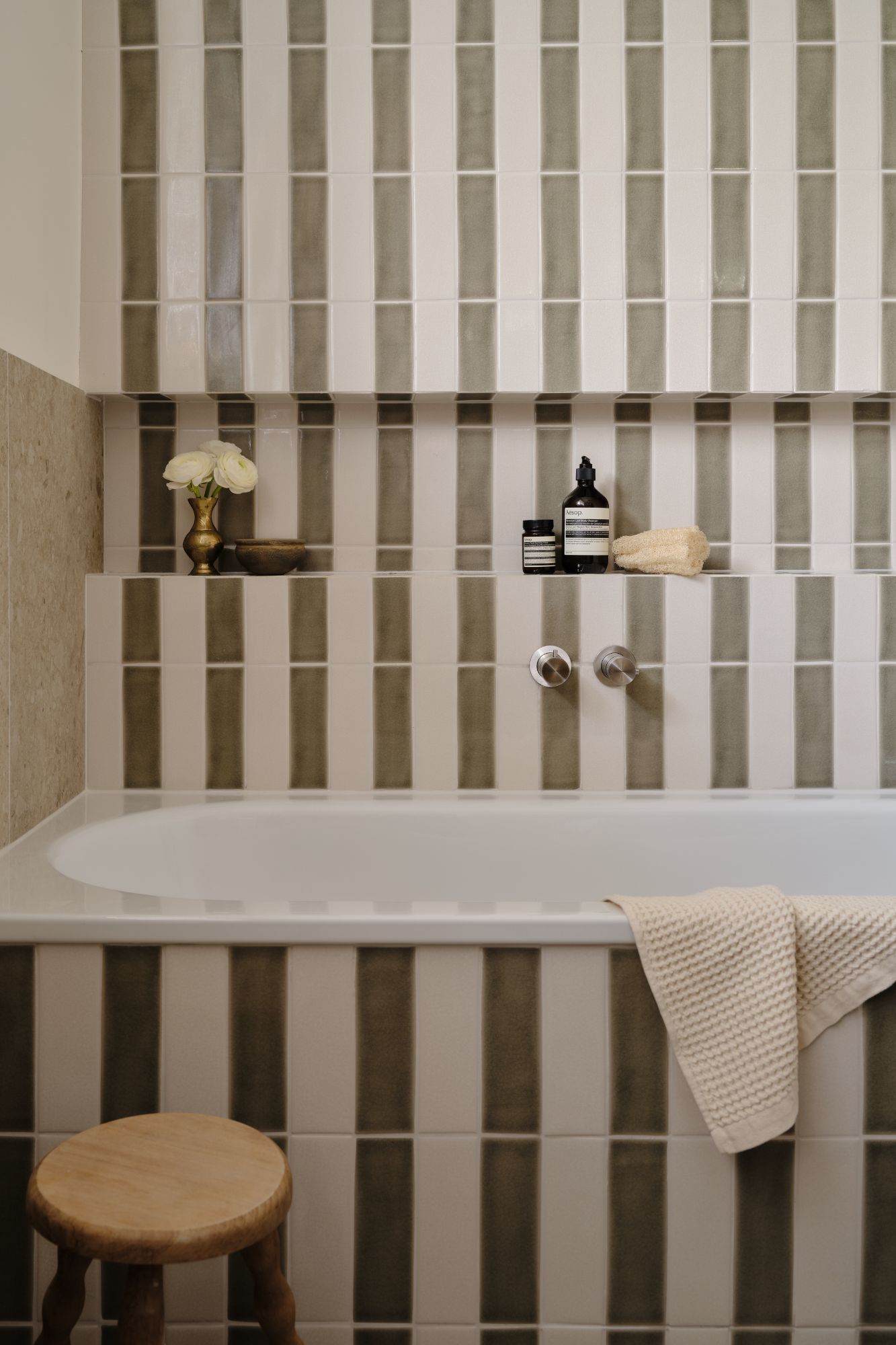 Amy Stoddart Studio, Amy Stoddart Studio Create a Contemporary and Carefully Considered Family Home