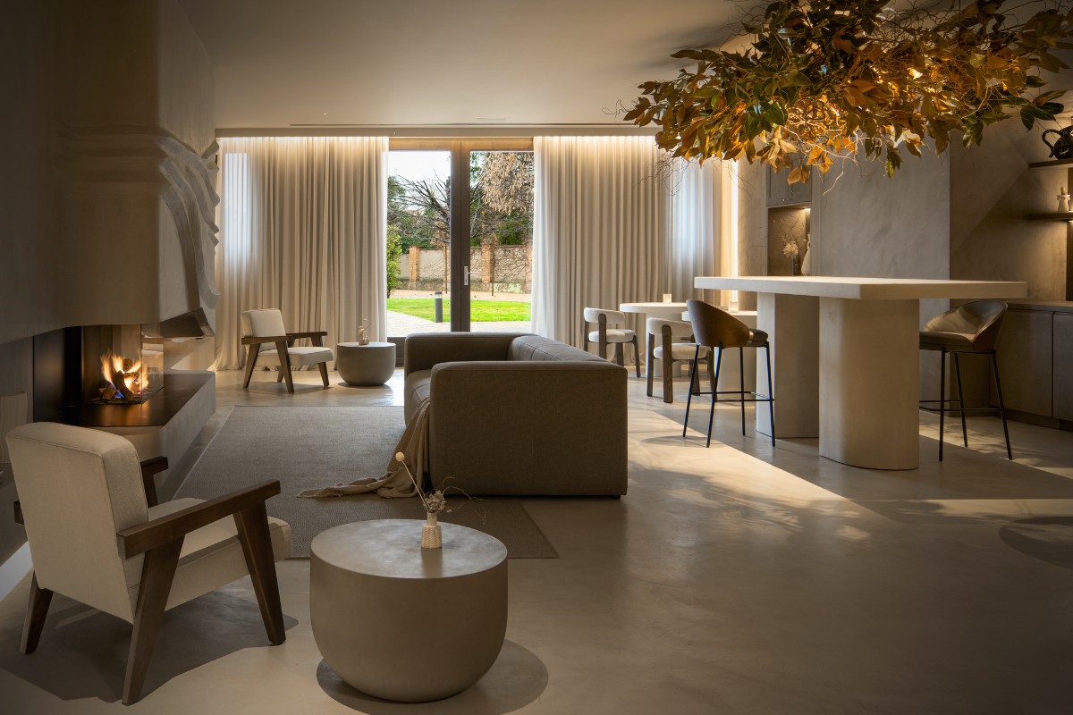 Susanna Cots Create a Place of Calm, Light, and Contemplation