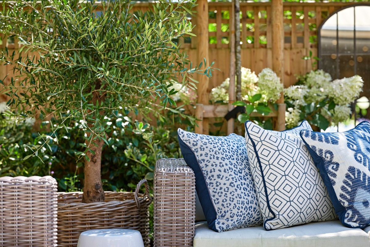 garden, Inside Out: Designing a Garden as an Extension of the Home
