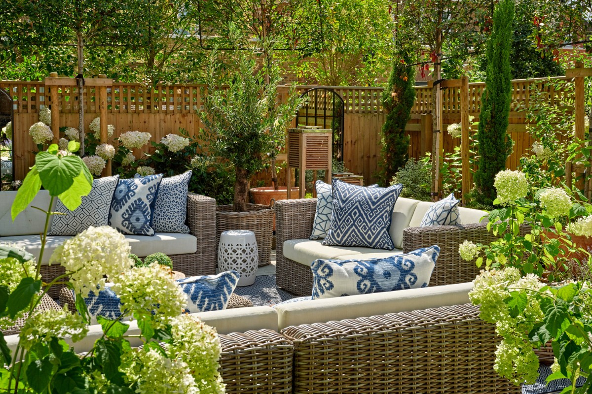 garden, Inside Out: Designing a Garden as an Extension of the Home
