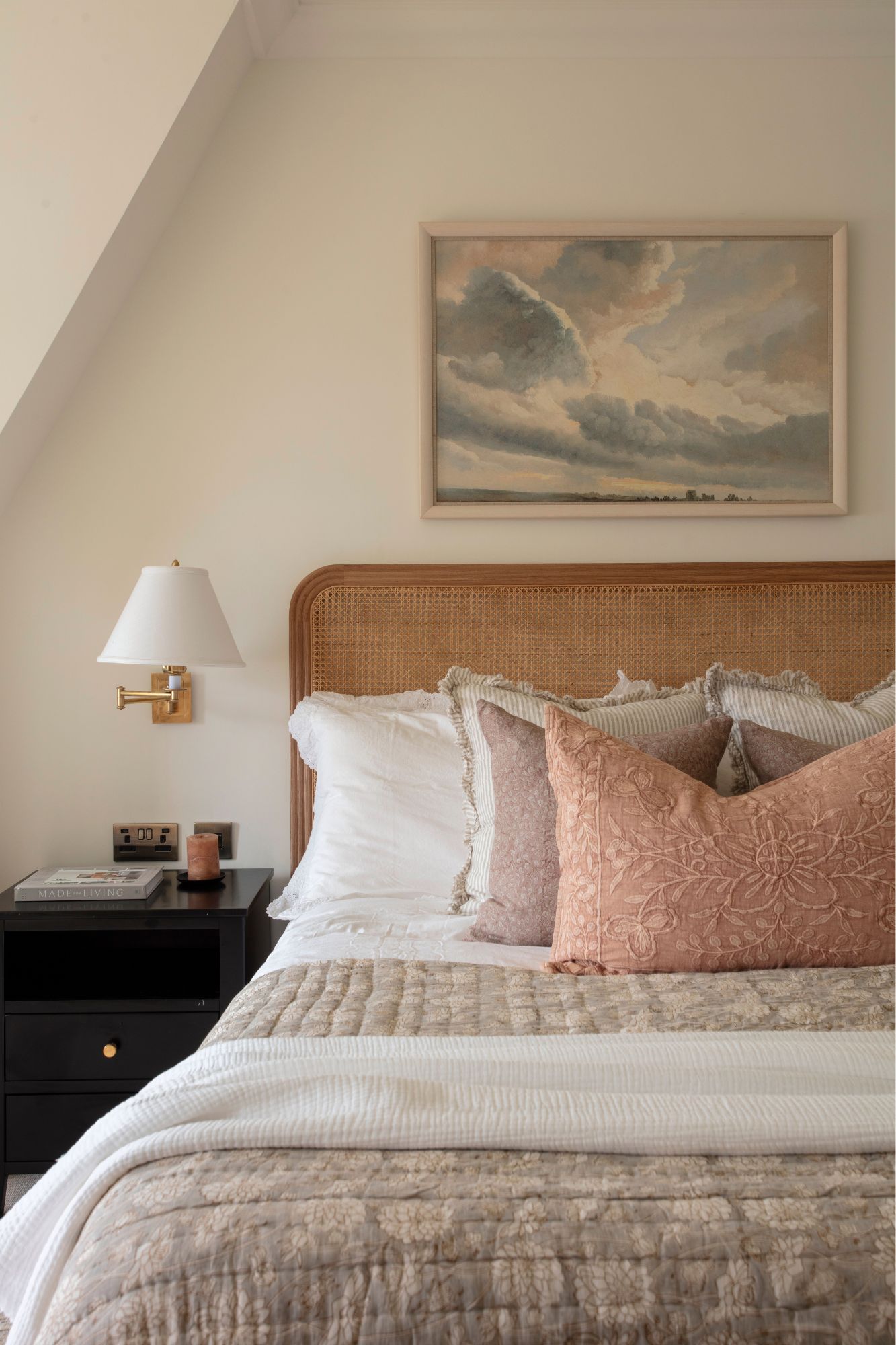 Studio LBI, Studio LBI Deliver a Cosy But Thoroughly Modern and Functional Holiday Home