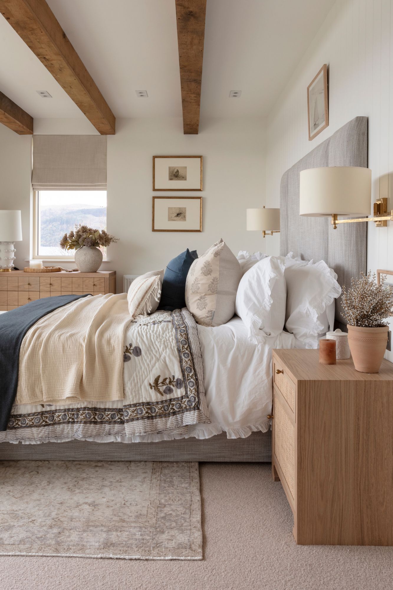 Studio LBI, Studio LBI Deliver a Cosy But Thoroughly Modern and Functional Holiday Home