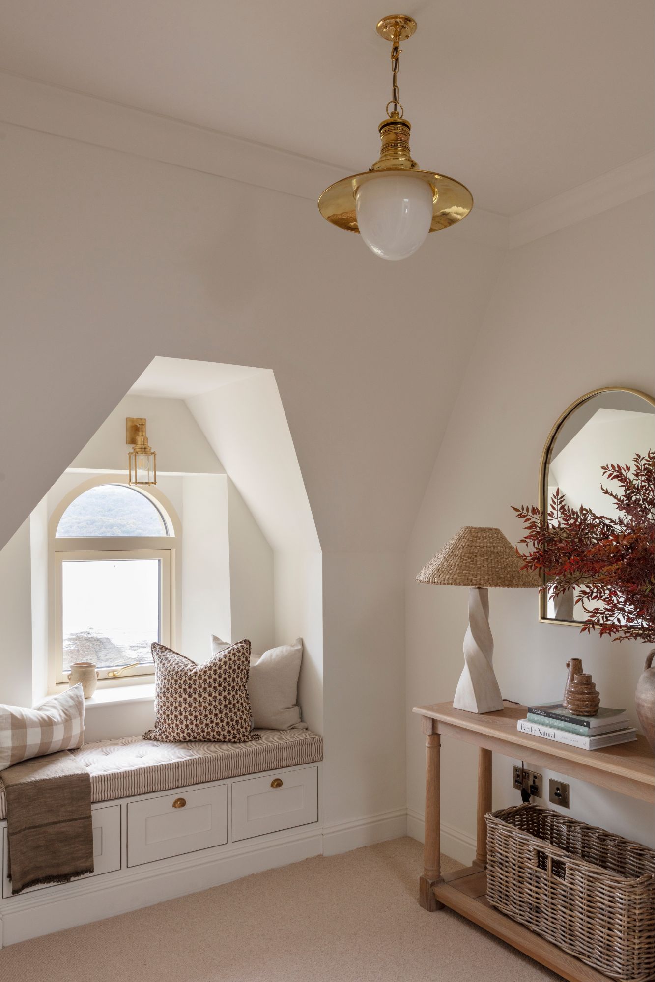 Studio LBI, Studio LBI Deliver a Cosy But Thoroughly Modern and Functional Holiday Home