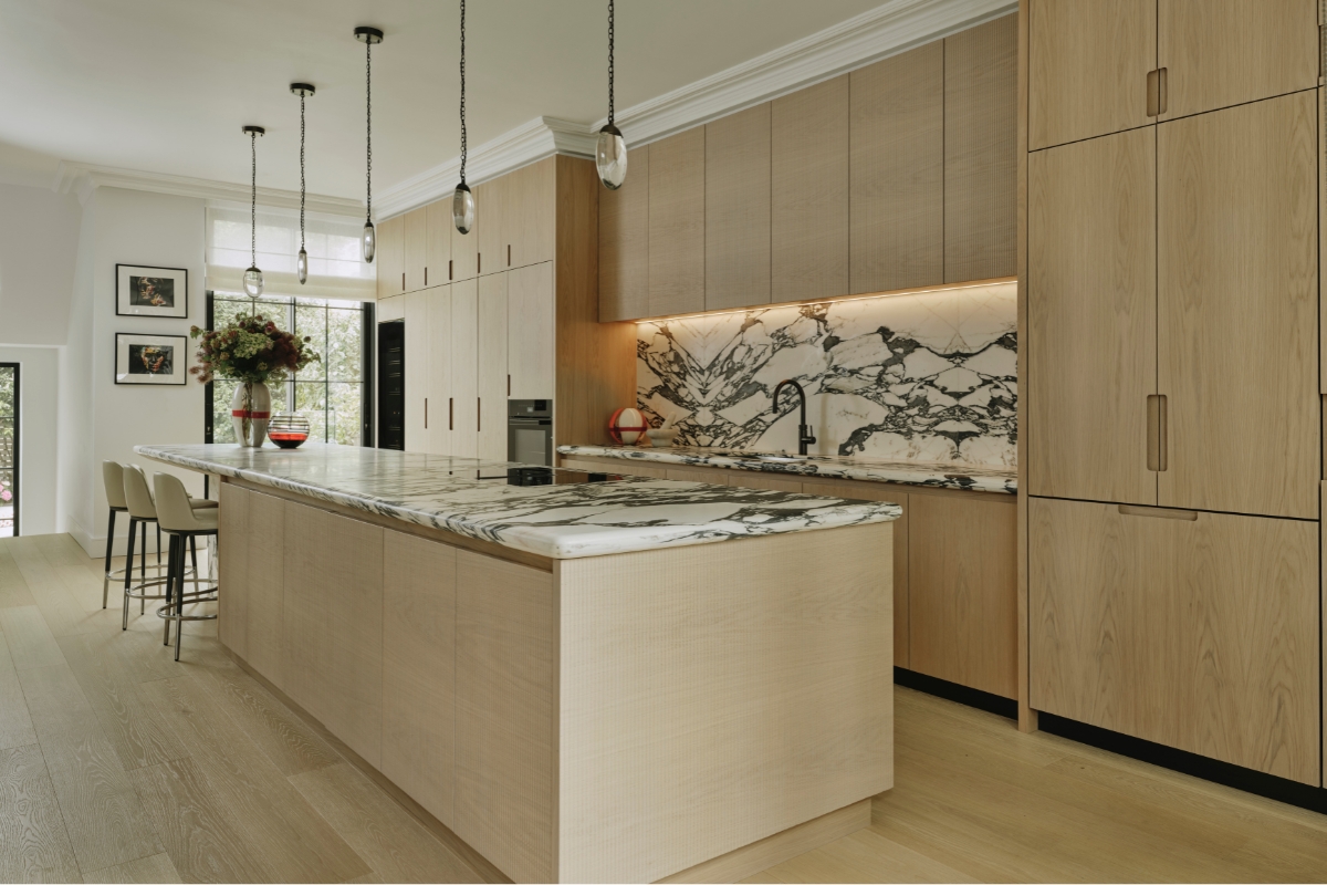 The Notting Hill Kitchen: A Ledbury Studio Design Built Around Book-Matched Marble