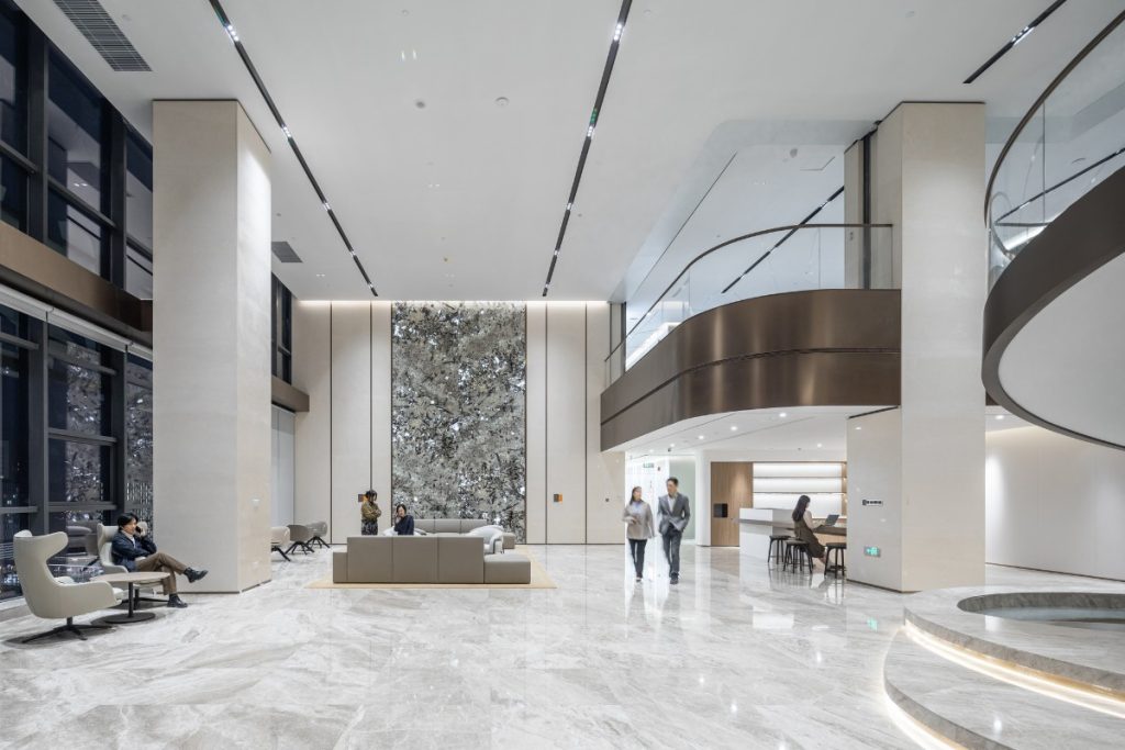 Space Matrix Design Consultants Create a Dynamic and Immersive Office Environment